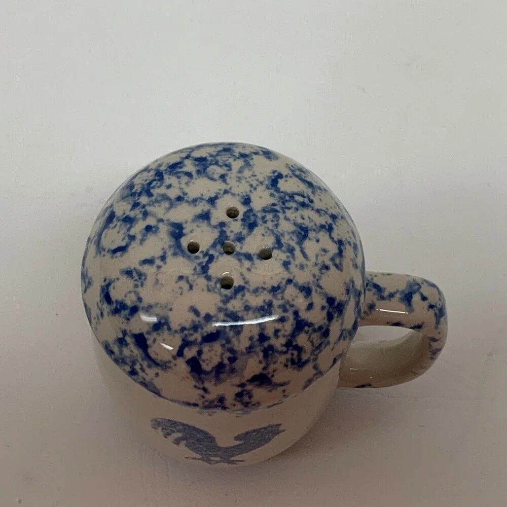 Salt or Pepper Shaker Beige Blue Spongeware‎ Rooster 4 3/8